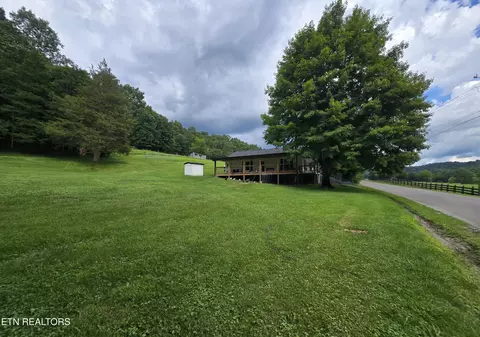 Exterior - 1085 Lick Branch Rd, Ewing, VA 24248 photo 5 of 14