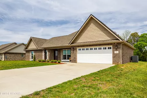 1920 Griffitts Mill Cir, Maryville, TN 37803