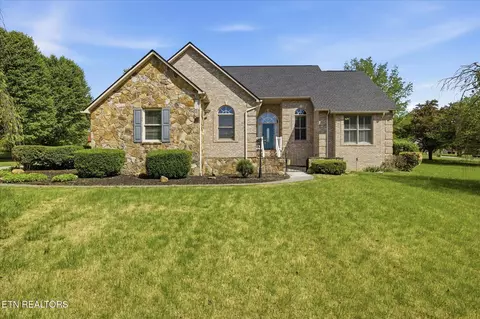 169 Perkins Ln, Jacksboro, TN 37757