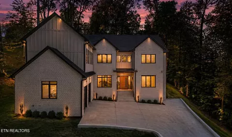 1135 Oak Chase Blvd, Lenoir City, TN 37772