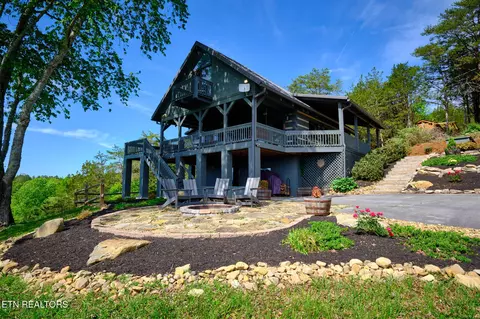 1019 Moonside Ln, Sevierville, TN 37876