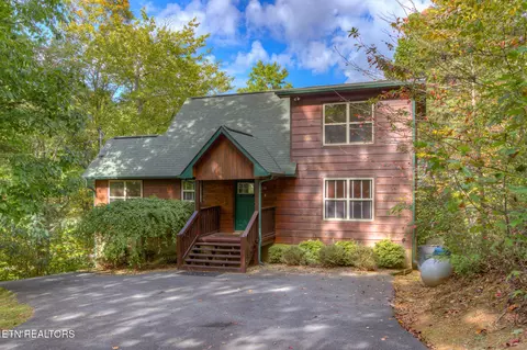 3810 Old Mountain Rd, Sevierville, TN 37876
