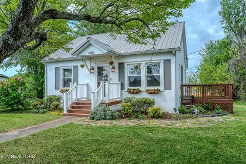 7909 Harmon Rd, Powell, TN 37849