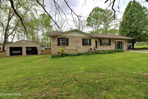 720 Cooper Lake Rd, Oneida, TN 37841