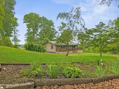 450 Buffalo Ln, Tazewell, TN 37879