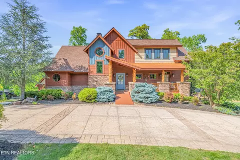305 Foxwood Dr, Caryville, TN 37714