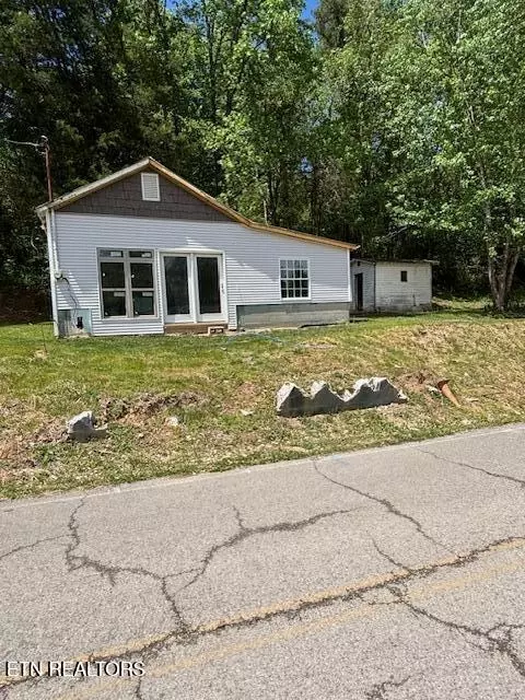 550 Baumgartner Rd, Harriman, TN 37748