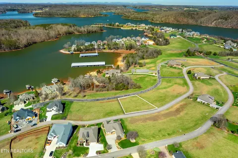 220 Wildwing Dr, Vonore, TN 37885