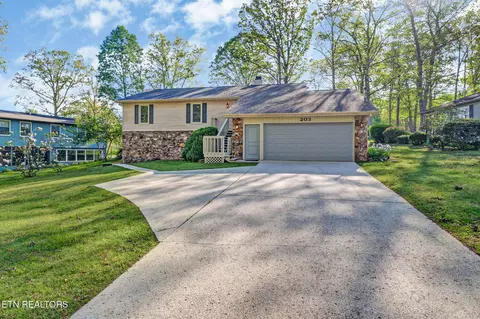 203 Snead Dr, Crossville, TN 38558