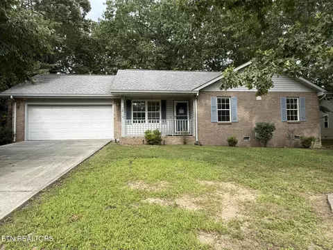 131 Cromwell Ln, Crossville, TN 38558