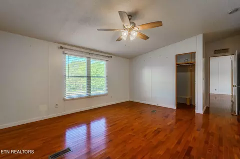 Bedroom - 1046 Talbott Kansas Rd, Talbott, TN 37877 photo 5 of 6