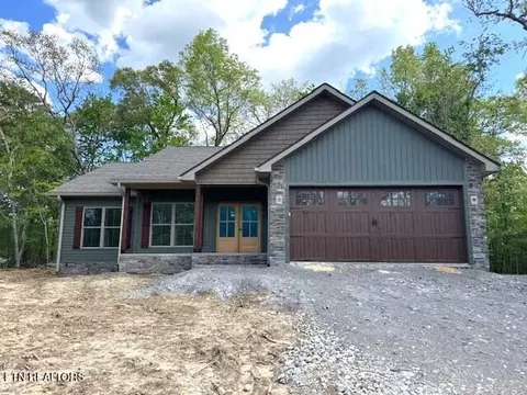 136 Pomeroy Dr, Crossville, TN 38558