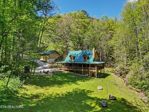 1053 Big Buck Tr, Townsend, TN 37882