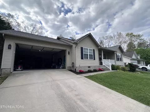 808 Ojibwa Ln, Crossville, TN 38572