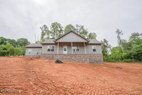 844 Pinebrooke Dr, Maryville, TN 37801