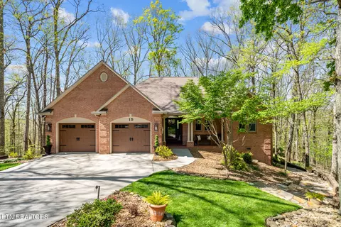 15 Quill Ct, Crossville, TN 38558