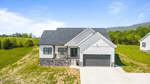 309 Greene Ln, La Follette, TN 37766