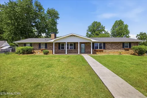 1332 Trentham Cir, Seymour, TN 37865