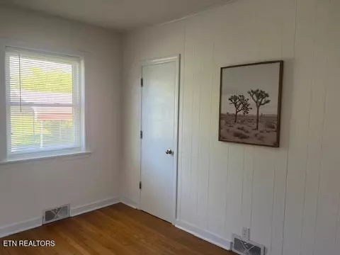 Bedroom - 254 Red Clover Loop, Ewing, VA 24248 photo 5 of 6