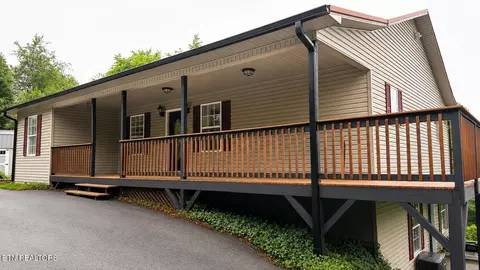 110 Falcon Crest Dr, Harrogate, TN 37752