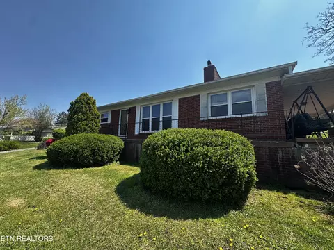 169 Oxford Cir, Harrogate, TN 37752
