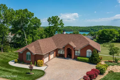 207 Tuhdegwa Ln, Loudon, TN 37774