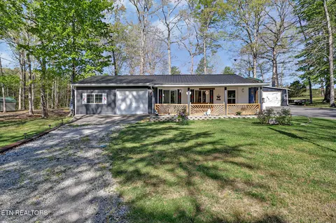 411 Trimmer Ln, Jamestown, TN 38556