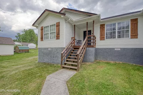 1103 Earnhardt Ln, La Follette, TN 37766