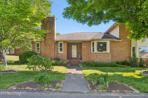 7005 Hunters Tr, Knoxville, TN 37921