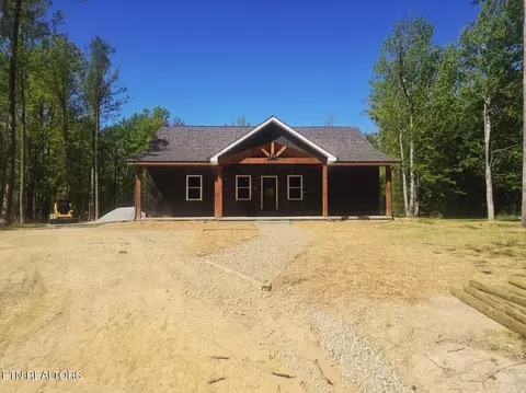186 Short Leaf Ln, Oneida, TN 37841