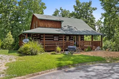 1709 Bear View Rd, Sevierville, TN 37876