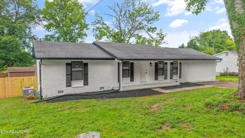 201 Wakefield Rd, Knoxville, TN 37922
