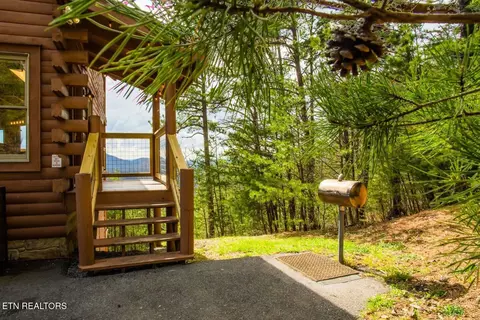 4529 Stackstone Rd, Sevierville, TN 37862