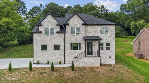 7901 Scenic View Dr, Knoxville, TN 37938