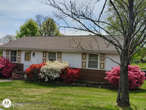 824 NE Woodview Dr, Knoxville, TN 37912