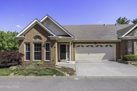 644 Applegate Ln, Farragut, TN 37934