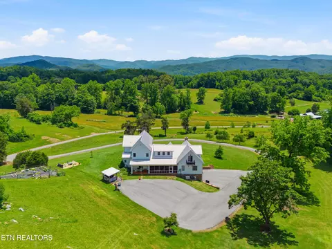 518 Old Cedar Creek Rd, Townsend, TN 37882
