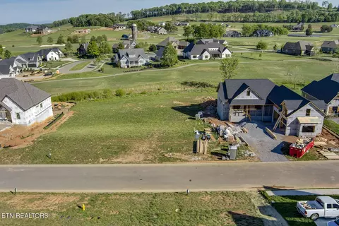 2258 Chestnut Ln, Loudon, TN 37774