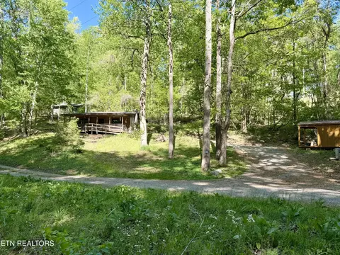 110 Laguna Vista Dr, Caryville, TN 37714