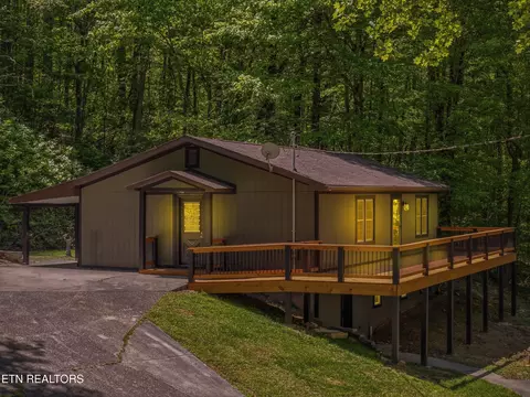 118 Clark Ln, Harriman, TN 37748