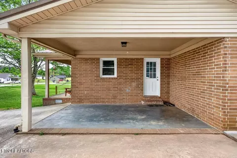 Exterior - 237 Armstrong Rd, Doyle, TN 38559 photo 2 of 11