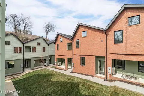 2600 Sevier Ave #102, Knoxville, TN 37920