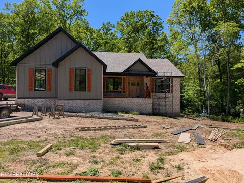 89 Riverchase Dr, Crossville, TN 38571