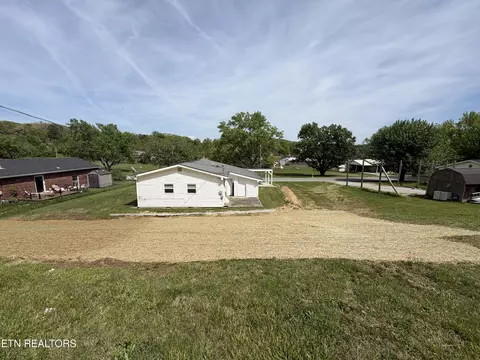 Exterior - 179 Troxel Dr, Oneida, TN 37841 photo 5 of 6