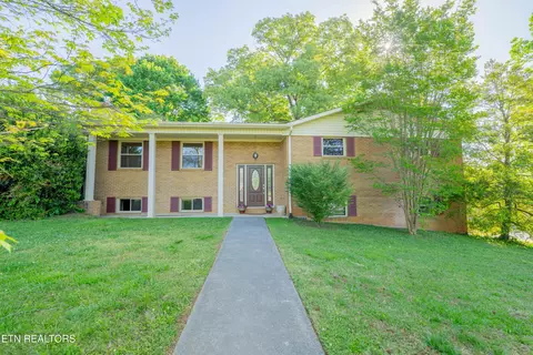 4504 Woodview Rd, Louisville, TN 37777