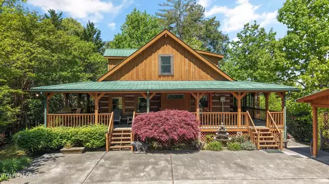 3694 Marian Lake Way, Pigeon Forge, TN 37862