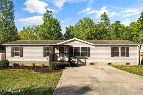 213 Loggers Ln, Clinton, TN 37716