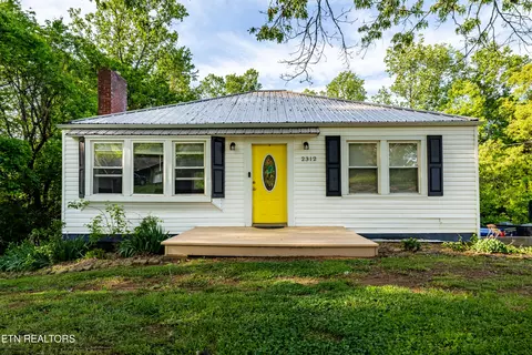 2312 Airbase Rd, Louisville, TN 37777