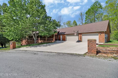 169 Catoosa Canyon Dr, Crossville, TN 38571
