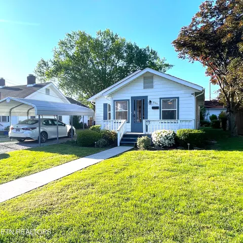 806 Radford Pl, Knoxville, TN 37917